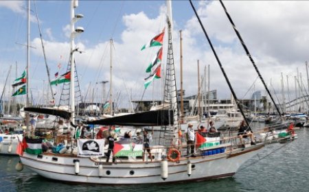 أسطول “الصمود الدولي” المتوجه إلى قطاع غزة يتعرض لهجوم كبير بالمسيرات وتشويش الاتصالات في عرض البحر