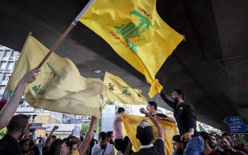 مظاهرات حاشدة لأنصار “حزب الله” و”أمل” في العاصمة بيروت رفضا لخطة حصر السلاح في لبنان بيد الدولة