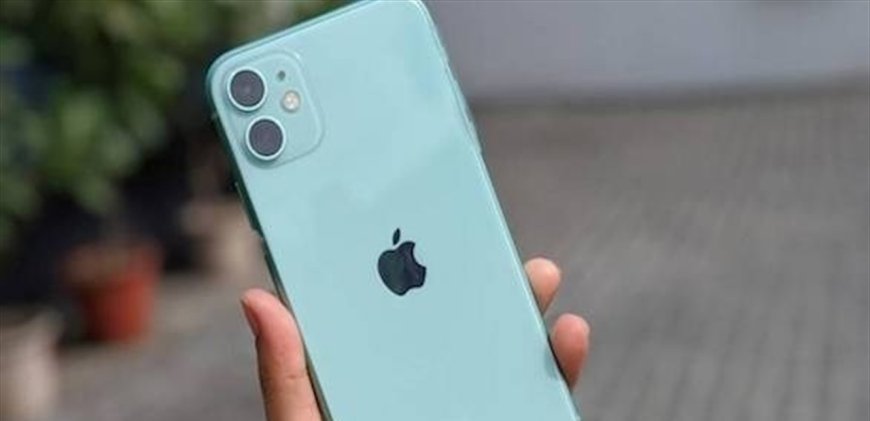 لماذا ينخفض أداء بطارية آيفون بعد تحديث iOS 26؟.. أبل تكشف السبب