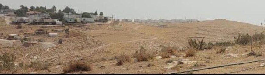 مستعمرون يحاولون الاستيلاء على 400 دونم في برية السواحرة