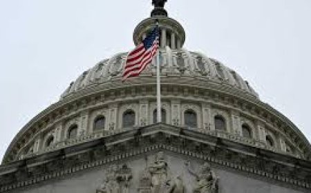 الكونغرس يجرّ الولايات المتحدة إلى شلل في الحكومة الفدرالية بعد فشل التوصل إلى اتفاق تمويل