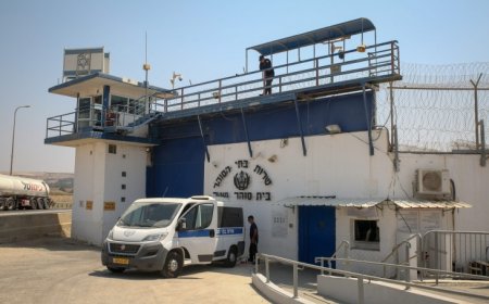 "الشاباك" يعترض على نحو 100 اسم أسير ويستبعد 25 قائدا بارزا