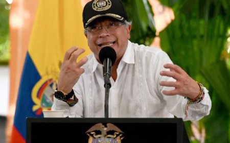 الرئيس الكولومبي يتهم الإدارة الأمريكية بانتهاك السيادة البحرية لبلاده وقتل صياد في منطقة البحر الكاريبي