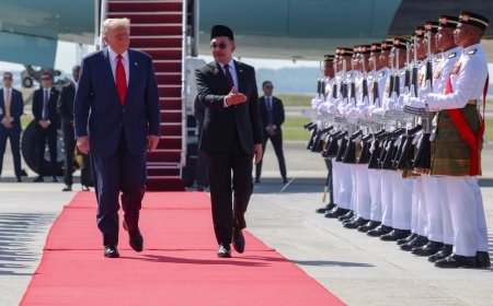 الرئيس الأميركي في ماليزيا.. جولة آسيوية حاسمة ومفاوضات مع الصين لإنهاء التوتر التجاري