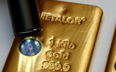 الذهب قرب أدنى مستوى في أسبوعين وسط تفاؤل بشأن مفاوضات أميركا والصين