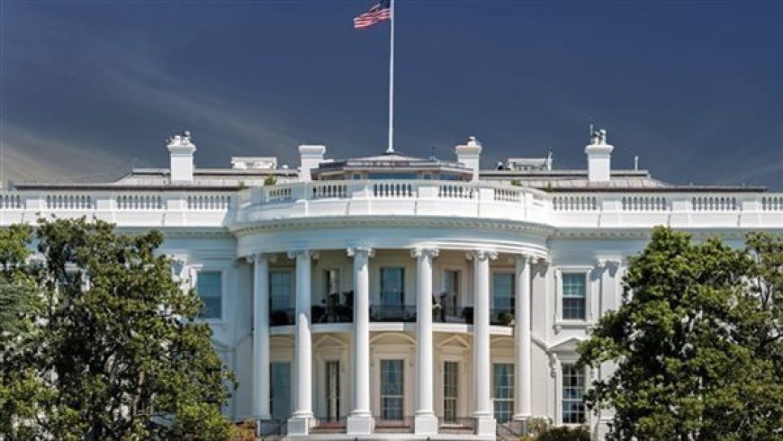 البيت الأبيض يجمّد 28 مليار دولار ويسرح آلاف الموظفين بسبب الإغلاق الحكومي