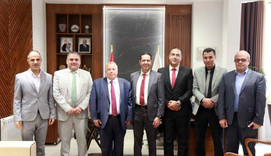 شركة تمكين للتأمين وجامعة فلسطين الاهلية توقعان اتفاقية إحالة خدمات التأمين