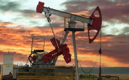 أسعار النفط تستقر وسط مخاوف الطلب وارتفاع مخزونات الخام الأميركية