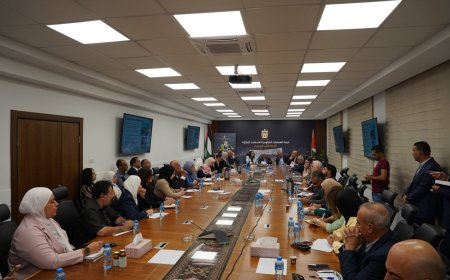 غرفة العمليات الحكومية و(UNDP) يبحثان تعزيز التنسيق وجهود الإغاثة والتعافي في غزة