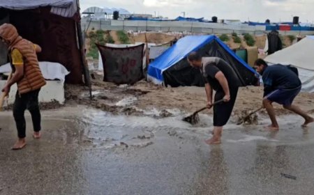 غرق آلاف الخيام بغزة وخان يونس على وقع غارات اسرائيلية