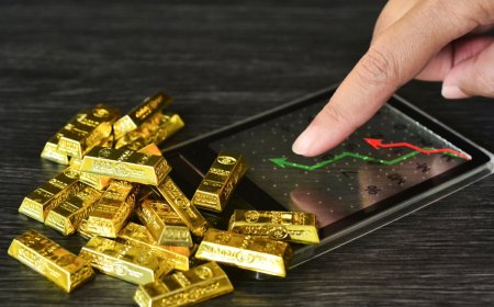 الذهب يتجاوز ذروة أسبوع وسط توقعات خفض الفائدة الأميركية