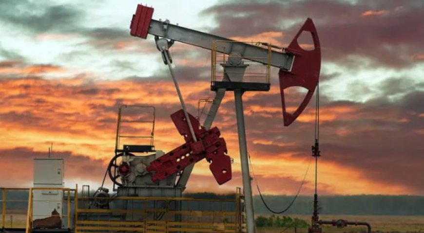 أسعار النفط تستقر وسط مخاوف الطلب وارتفاع مخزونات الخام الأميركية