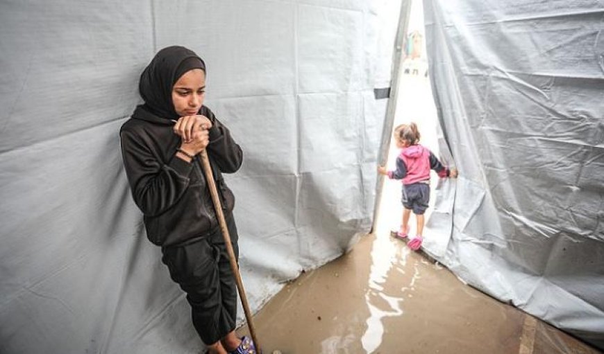 غرق آلاف الخيام وضعف جهود الإغاثة واستمرار الخروقات الاسرائيلية