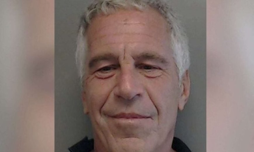 لماذا يركز الإعلام الأمريكي على صلات مغتصب القاصرات إبستين بترامب ويتجاهل علاقاته بالاستخبارات الإسرائيلية؟