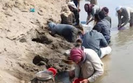 ذهب على ضفاف الأنهار.. كنوز صغيرة ما زالت تُستخرج بالطرق اليدوية حول العالم