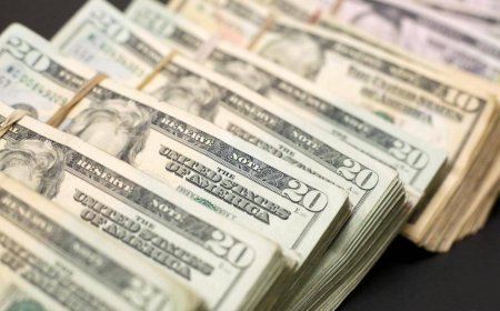 الدولار يتراجع قبل اجتماع الاحتياطي الفيدرالي وسط توقعات خفض الفائدة