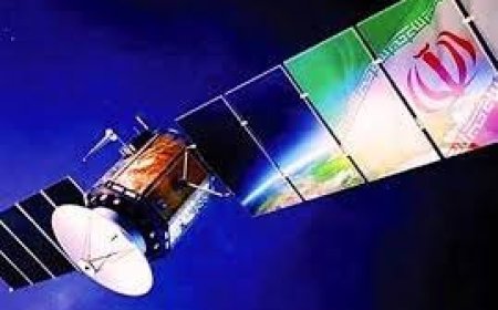 إيران: إطلاق تاريخي لثلاثة أقمار صناعية إيرانية