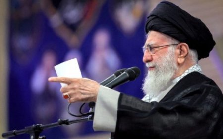 خامنئي: سنواجه النظام العالمي الجائر وهيمنة نظام الاستكبار في العالم وإيران نالت مكانة واعتباراً جديدين على المستوى العالمي