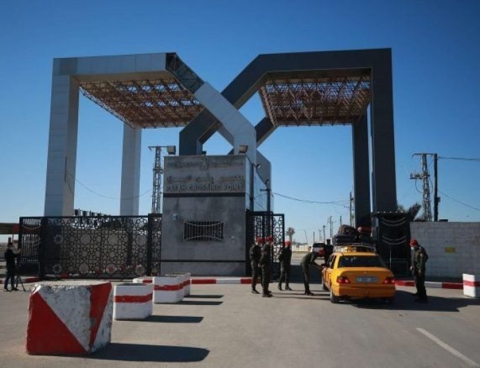 القاهرة تحذر: فتح معبر رفح من طرف واحد خط أحمر ويمس باتفاقية السلام