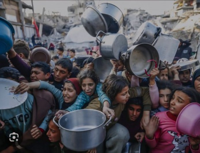 لمعرفة العرب والمُسلمين والعالم.. تفاصيلٌ صادمةٌ عن جرائم الاحتلال.. 12 منظمةٌ حقوقيّةٌ: عدوان غزّة الأكثر فتكًا وتدميرًا للفلسطينيين منذ الـ 67.. تهجير أكثر من مليون إنسانٍ داخل القطاع.. الأطفال كدروعٍ بشريّةٍ وإعداماتٍ وتجويعٍ