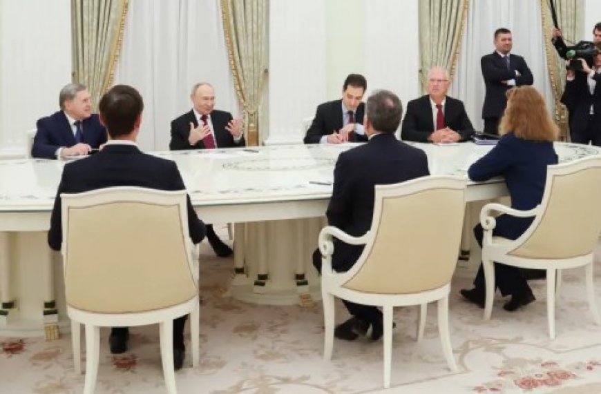 توماس فريدمان في نيويورك تايمز: بوتين يتلاعب بالمبعوثيْن الأميركيين كما لو كان عازف ناي ماهرا