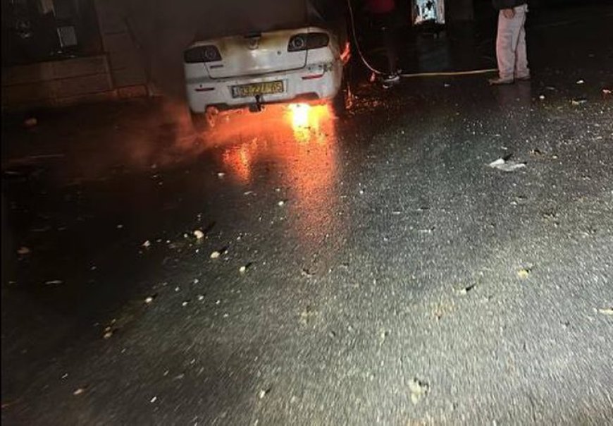 المستوطنون يحرقون عين يبرود