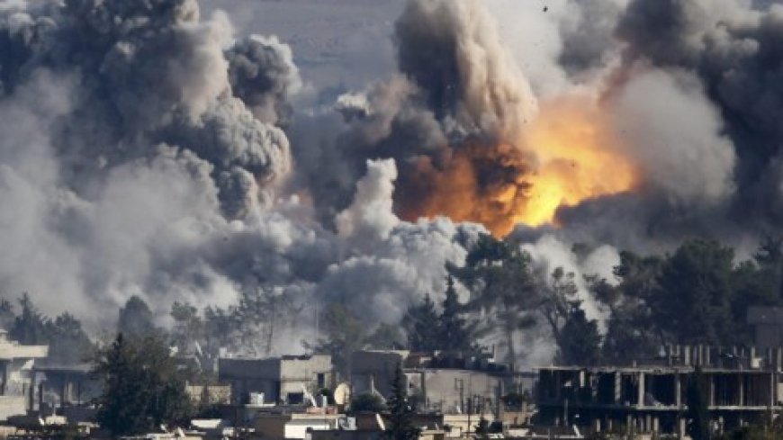 القوات الأمريكية تطلق أكثر من 100 قنبلة وصاروخ دقيق على مواقع تابعة لـ “داعش” في سوريا بمشاركة مقاتلات أردنية انتقاما لهجوم تدمر.. وترامب يتوعد التنظيم.. ودمشق تصدر بيانا