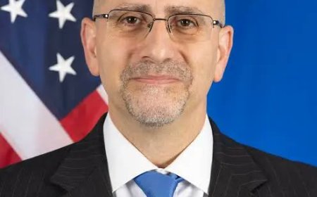 السفير الأمريكي السابق لدى إسرائيل: سيحاول ترامب اغتيال خامنئي هذا الأسبوع