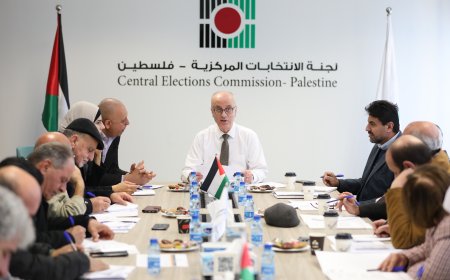 لجنة الانتخابات المركزية تبحث مع الأحزاب والفصائل الاستعدادات للانتخابات المحلية 2026