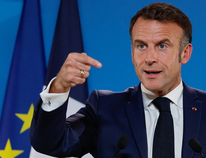 ماكرون: فرنسا تعتزم المشاركة بمناورات عسكرية في غرينلاند