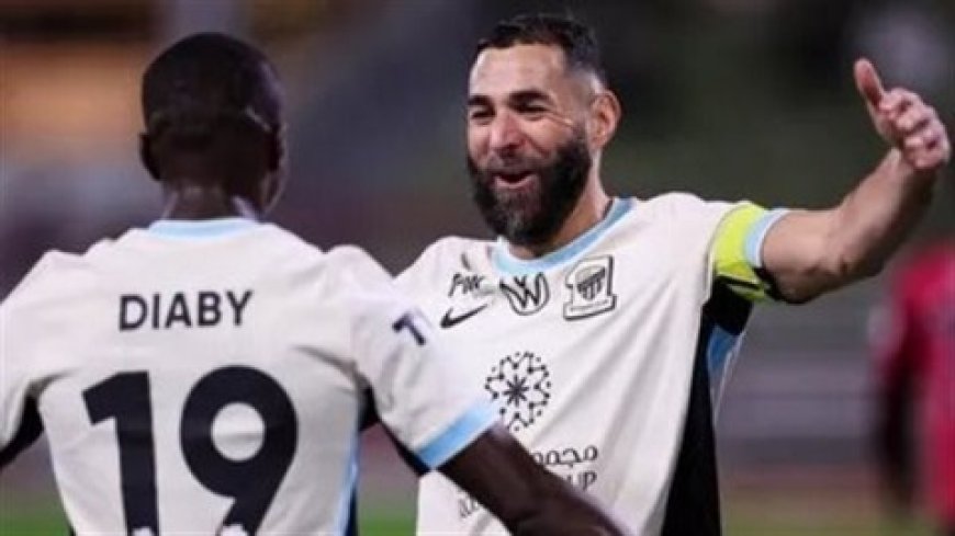 كريم بنزيما يقود الاتحاد للفوز على الخلود 4-0