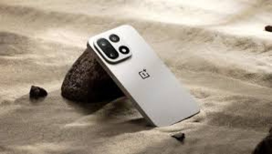 وان بلس تكشف عن هاتف رائد صغير الحجم ببطارية عملاقة: OnePlus 15T قريبًا