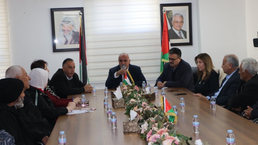 وزارة الزراعة تسلّم الدفعة الأولى من تحويلات مالية بقيمة 203 آلاف شيقل لمستفيدي مشروع الحصاد المائي في محافظة القدس.