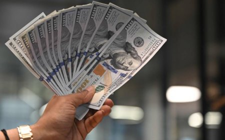 الدولار يحافظ على مكاسبه مدعوماً ببيانات اقتصادية إيجابية في أميركا