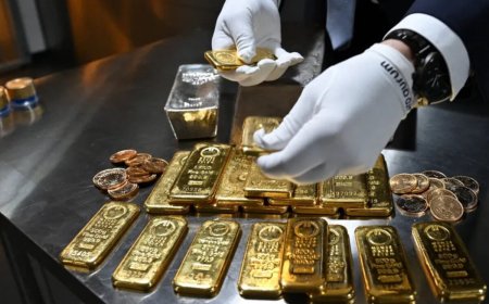 الذهب يتراجع مع صعود الدولار بعد بيانات وظائف أميركية قوية