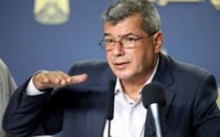 ضع في حقيبتك حجرا وقلما ونكافة