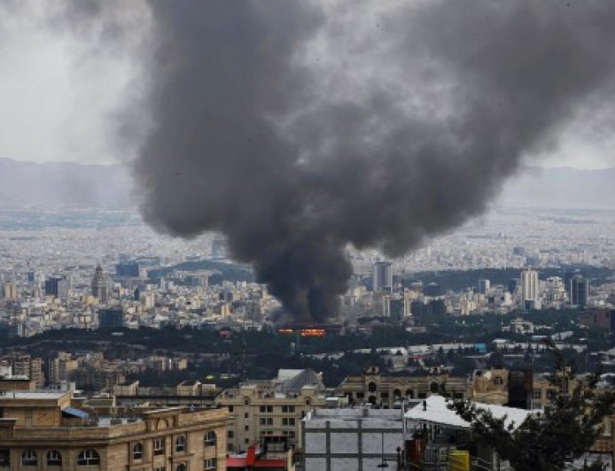 التوتّر والترقّب والخوف أسياد الموقف.. الكيان يُجري تدريباتٍ واسعةٍ لمواجهة الصواريخ الإيرانيّة المُدمرّة.. مناوراتُ عسكريّةٌ أمريكيّة إسرائيليّة مشتركة.. دون خلع النظام سيبقي الوضع كما كان.. نتنياهو نمرٌ من ورقٍ والعفو مقابل غزّة!