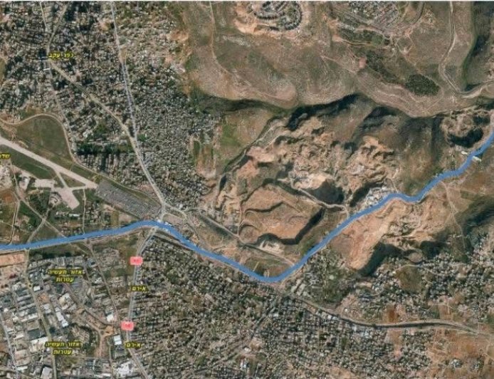 سلطات الاحتلال تبدأ بشق "شارع 45" الاستيطاني شمال القدس