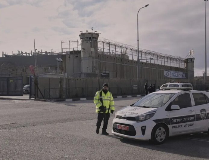 مجمع خاص وحراس مدربون.. إسرائيل تكشف عن خطة تطبيق "الإعدام" بحق الأسرى