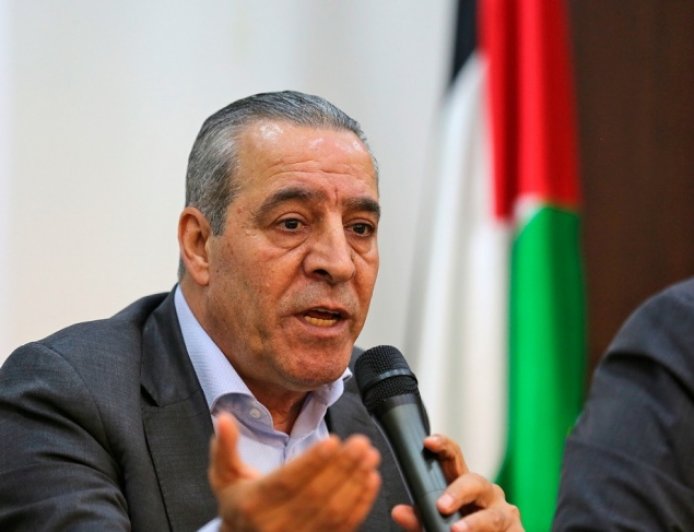 السلطة تحذر المؤسسات المدنية والأمنية: لا للتعامل مع الاحتلال والتزموا بالقانون