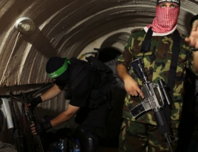 الكشف عن خطة أمريكية تتيح لحماس الاحتفاظ باسلحتها الخفيفة