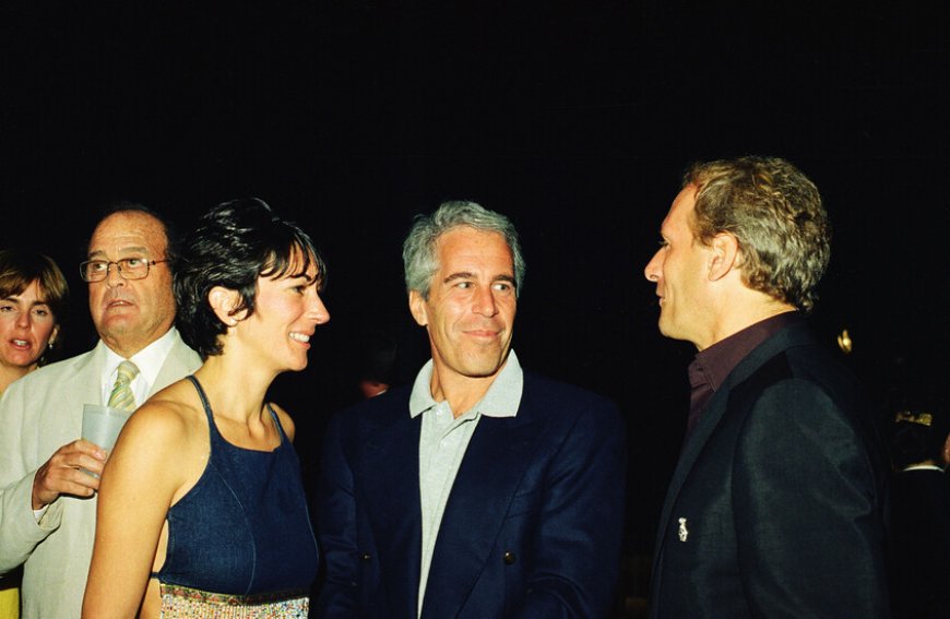 من كشف الستار عن فضائح جيفري إبستين للمرة الأولى؟