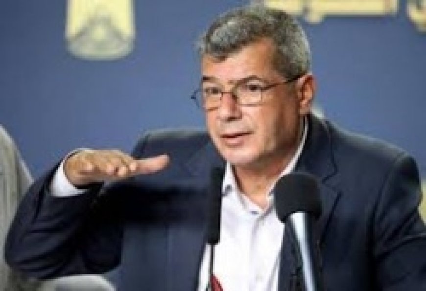 ضع في حقيبتك حجرا وقلما ونكافة