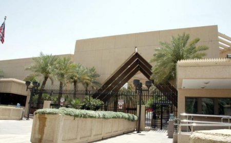 الحرس الثوري يوسع المواجهة وترامب يتوعد بالرد على تدمير سفارة الرياض