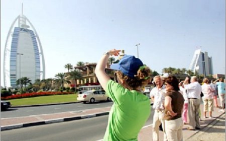 غياب السياح في دبي يعرّض آلاف الموظفين ذوي الأجور المنخفضة لخطر فقدان عملهم
