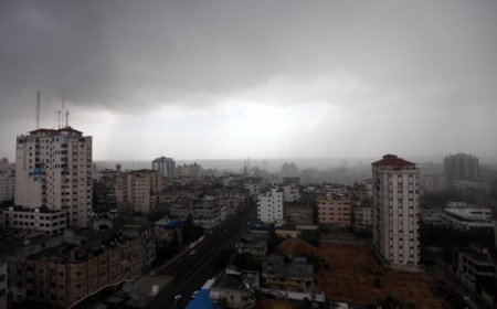 الطقس: تتأثر البلاد بمنخفض جوي وسقوط زخات من الأمطار