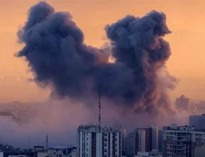 80 مقاتلة تضرب طهران ليلا… وجامعة الحرس الثوري بين الأهداف