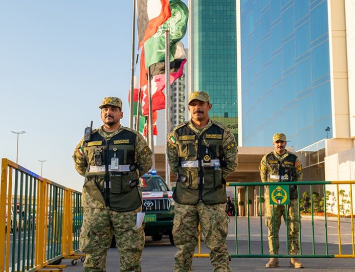 تأهب خليجي: تحذير لإيران بعد استهداف دولها