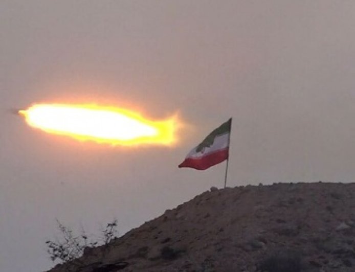 طهران تهدد بضرب البنوك والمراكز الاقتصادية عقب استهداف بنك ايراني