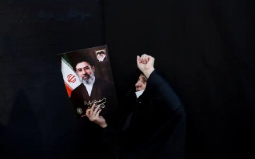 التايمز: يجب إبقاء مضيق هرمز مفتوحاً